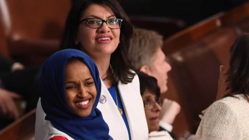 A Group of Democratic Lawmakers are Demanding Apple & Google Remove Saudi App that Tracks Women