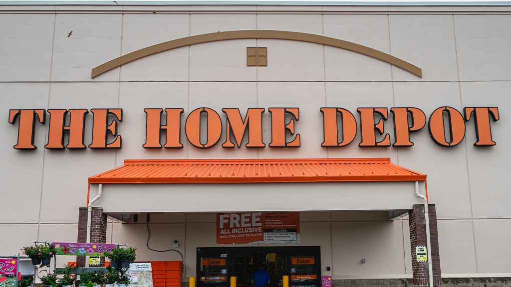 R.B. Pest Solutions Founder Robiar Smith Has The Only Black Woman-Owned Product On Home Depot Shelves